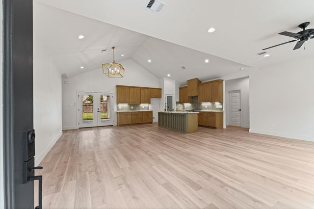 1618 Lake Bluff Drive, El Lago, TX 77586