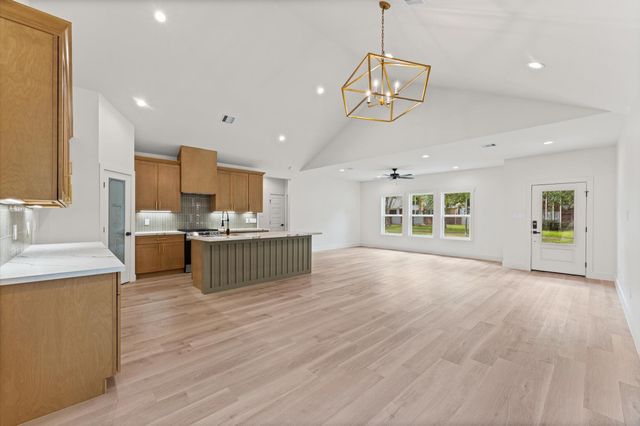 1618 Lake Bluff Drive, El Lago, TX 77586