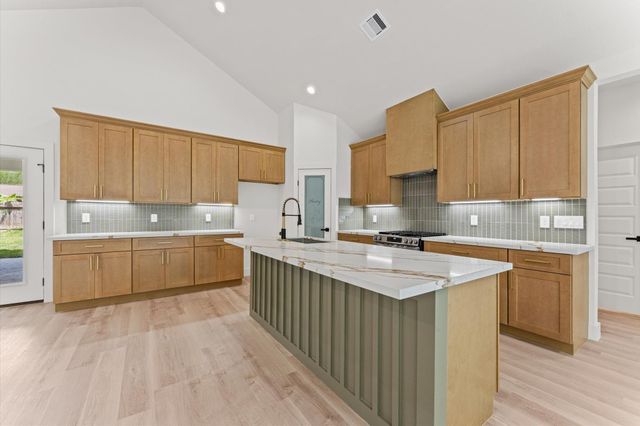 1618 Lake Bluff Drive, El Lago, TX 77586