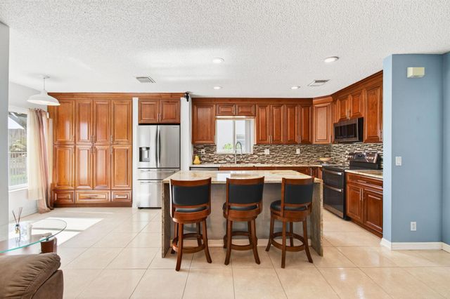 6240 NW 41st Terrace, Coconut Creek, FL 33073