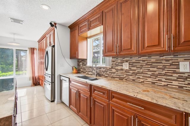6240 NW 41st Terrace, Coconut Creek, FL 33073