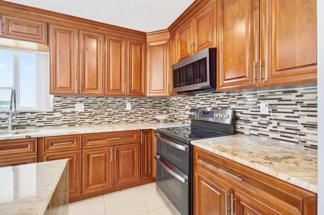 6240 NW 41st Terrace, Coconut Creek, FL 33073