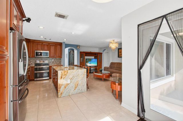6240 NW 41st Terrace, Coconut Creek, FL 33073