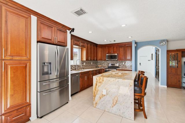 6240 NW 41st Terrace, Coconut Creek, FL 33073
