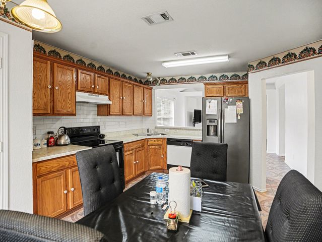 259 Cobblestone Circle, Red Oak, TX 75154