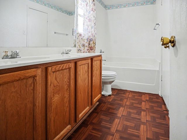 259 Cobblestone Circle, Red Oak, TX 75154