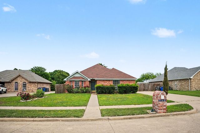 259 Cobblestone Circle, Red Oak, TX 75154