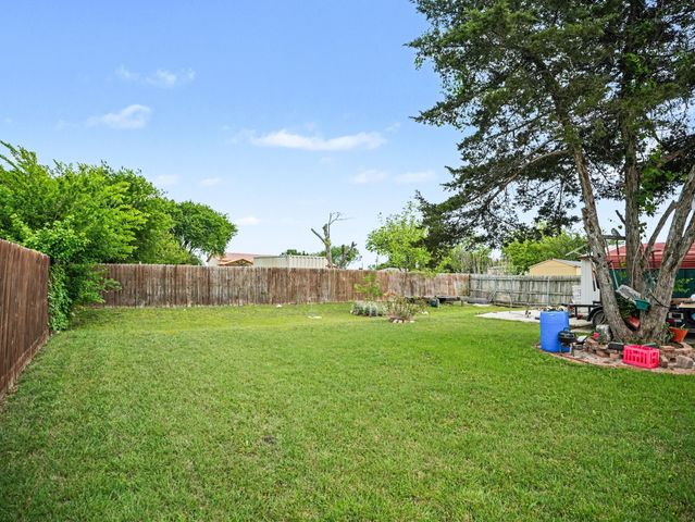 259 Cobblestone Circle, Red Oak, TX 75154