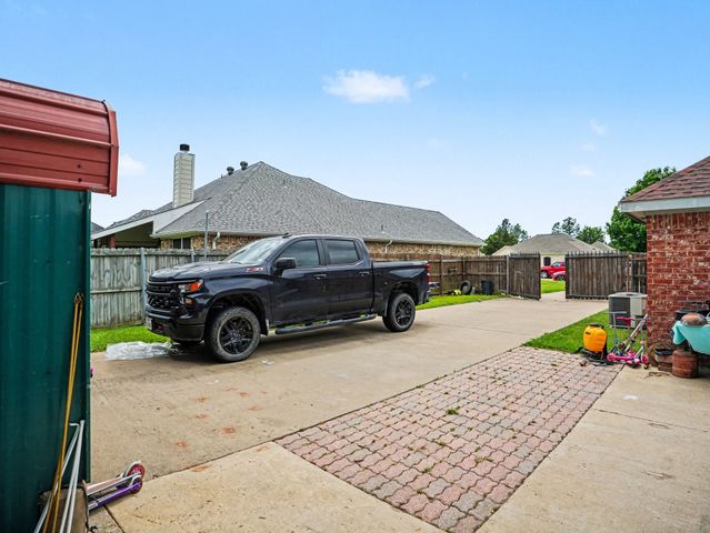 259 Cobblestone Circle, Red Oak, TX 75154