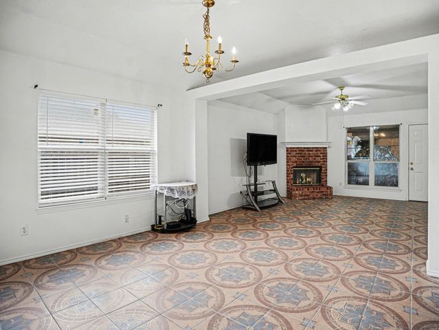 259 Cobblestone Circle, Red Oak, TX 75154