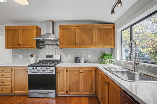 4753 Mountain Blvd, Oakland, CA 94619