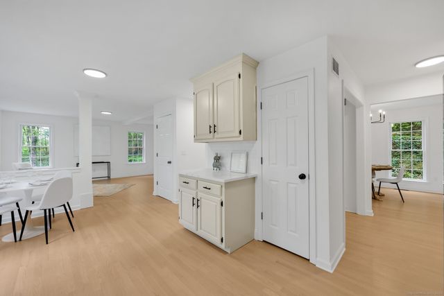 9A Alice Drive, Burlington, CT 06013