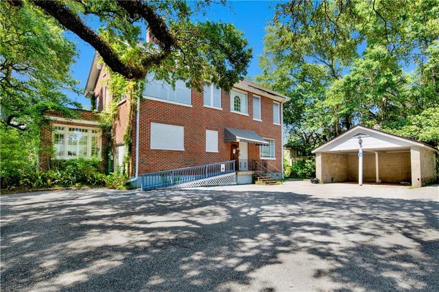 1911 Government Street, Mobile, AL 36606