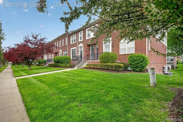 43027 Strand Drive, Sterling Heights, MI 48313