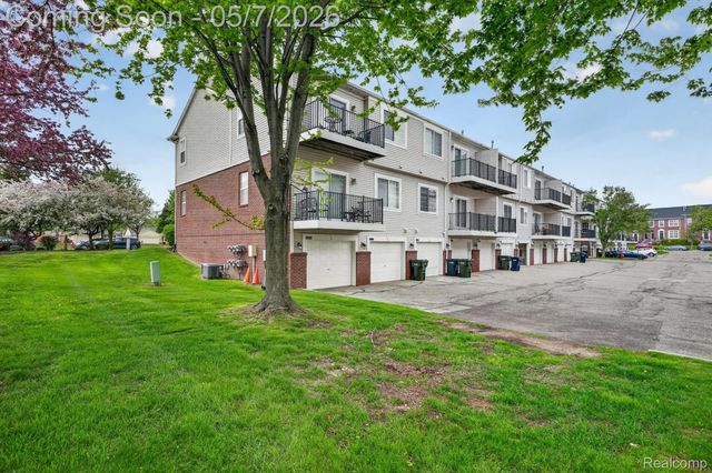 43027 Strand Drive, Sterling Heights, MI 48313