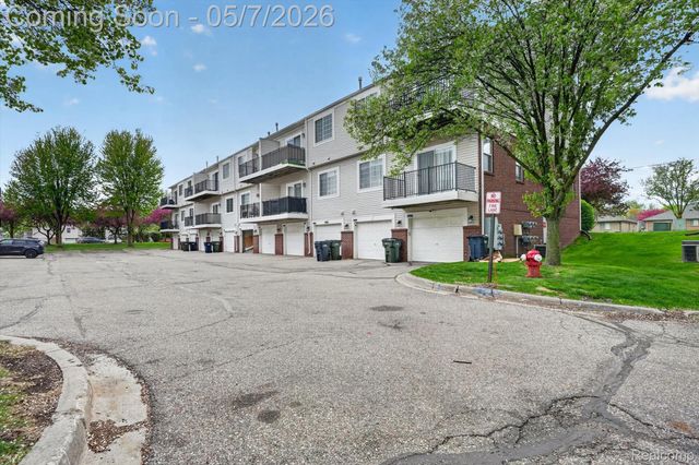43027 Strand Drive, Sterling Heights, MI 48313