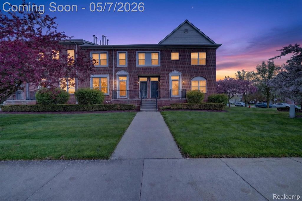 43027 Strand Drive, Sterling Heights, MI 48313
