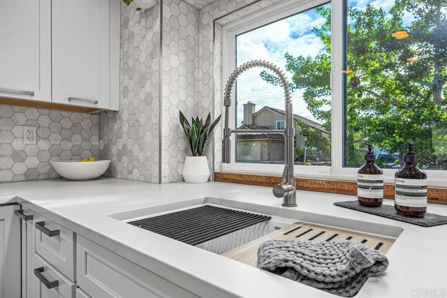 155 Paseo Marguerita, Vista, CA 92084
