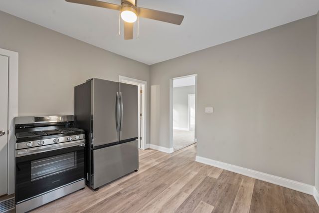 418 W Illinois Avenue, Aurora, IL 60506