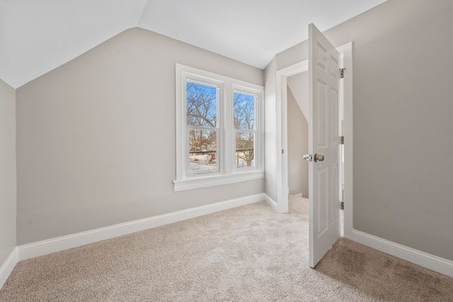 418 W Illinois Avenue, Aurora, IL 60506