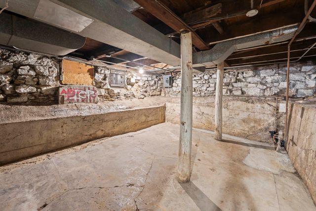 418 W Illinois Avenue, Aurora, IL 60506