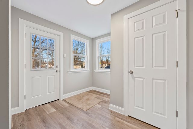 418 W Illinois Avenue, Aurora, IL 60506