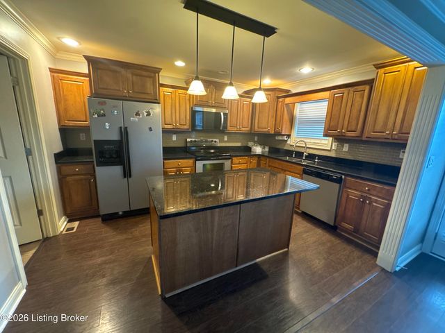 8907 Riley Ave, Louisville, KY 40242