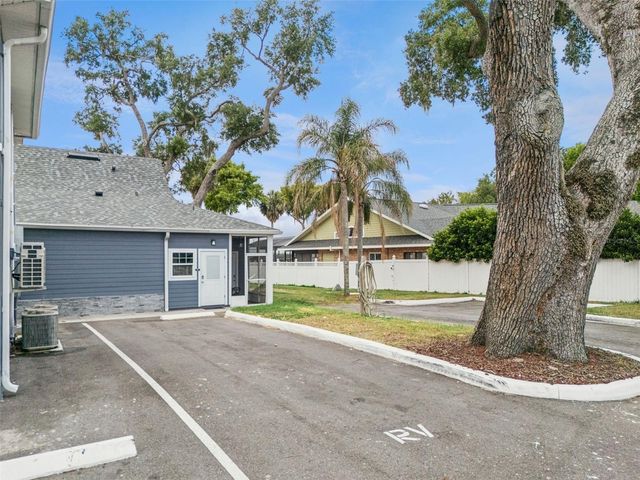 1023 MELLATHON CIRCLE, Leesburg, FL 34748