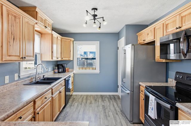 1310 N 67th Street, Lincoln, NE 68505