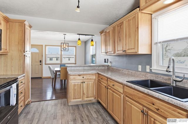 1310 N 67th Street, Lincoln, NE 68505