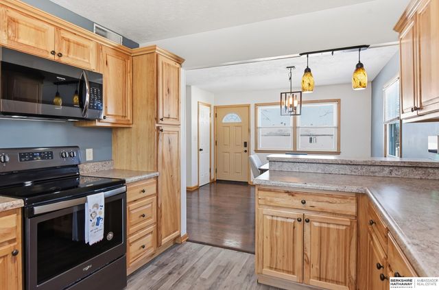 1310 N 67th Street, Lincoln, NE 68505