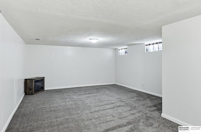 1310 N 67th Street, Lincoln, NE 68505