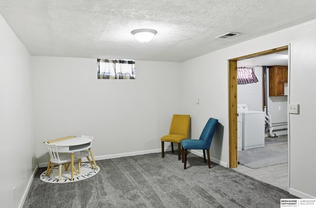 1310 N 67th Street, Lincoln, NE 68505