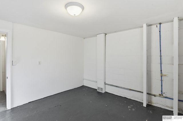 1310 N 67th Street, Lincoln, NE 68505