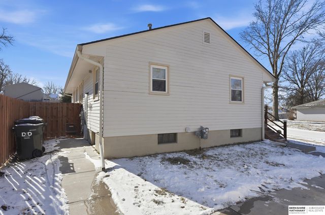 1310 N 67th Street, Lincoln, NE 68505