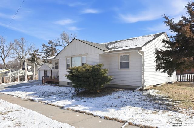 1310 N 67th Street, Lincoln, NE 68505