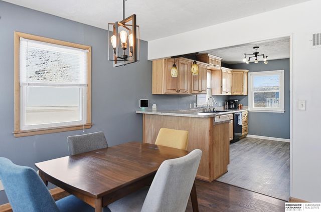 1310 N 67th Street, Lincoln, NE 68505