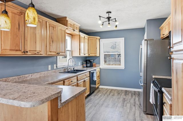 1310 N 67th Street, Lincoln, NE 68505