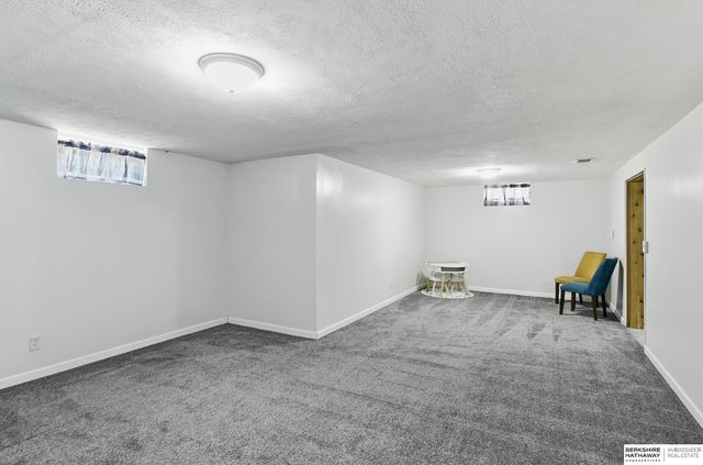 1310 N 67th Street, Lincoln, NE 68505