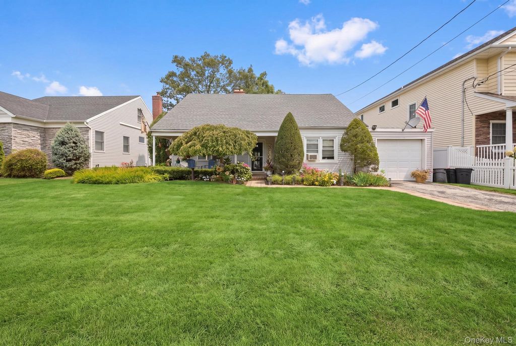 2906 Court Street, Oceanside, NY 11572 — photo 2