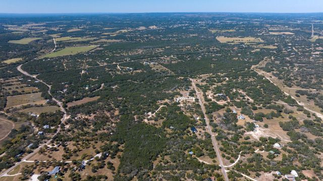 840 Forest View DR, Blanco, TX 78606