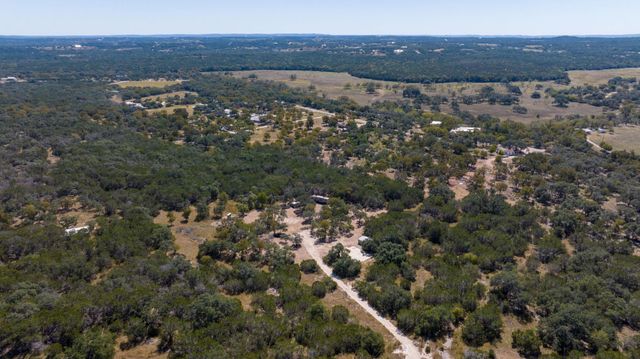 840 Forest View DR, Blanco, TX 78606
