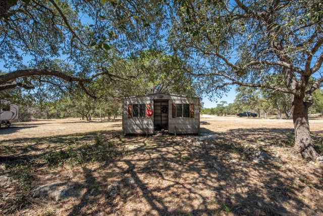 840 Forest View DR, Blanco, TX 78606