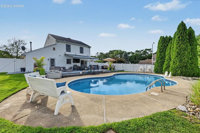 30 Albatross Drive, Howell, NJ 07731