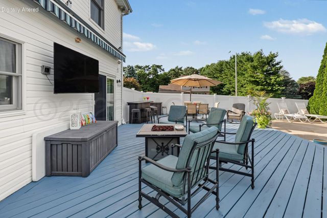 30 Albatross Drive, Howell, NJ 07731