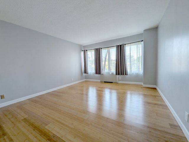 22 Chestnut Pl 306, Brookline, MA 02445