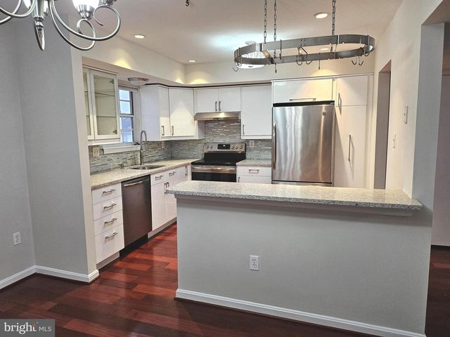 3915 QUEENS LACE ST, Baltimore, MD 21208