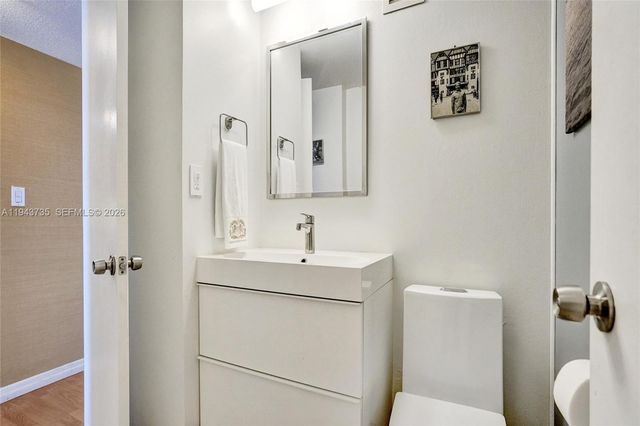 5 Island Ave 8B, Miami Beach, FL 33139