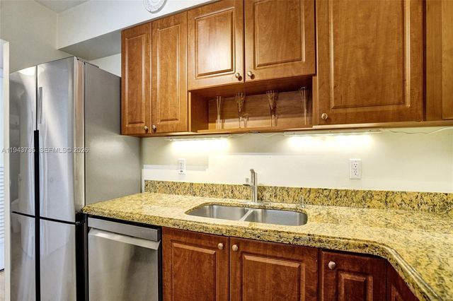 5 Island Ave 8B, Miami Beach, FL 33139