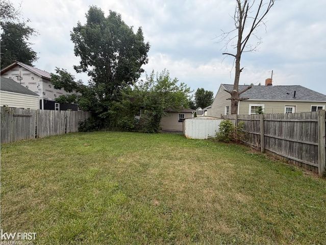 1329 E Decamp Street, Burton, MI 48529
